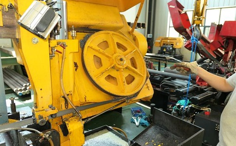 如何解决金秀卧式金属带锯床切削时出现的断带现象？